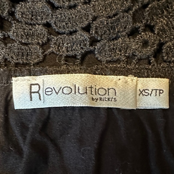 🌸Revolution by Ricki’s Black Lace Back Women's Top - Picture 5 of 7
